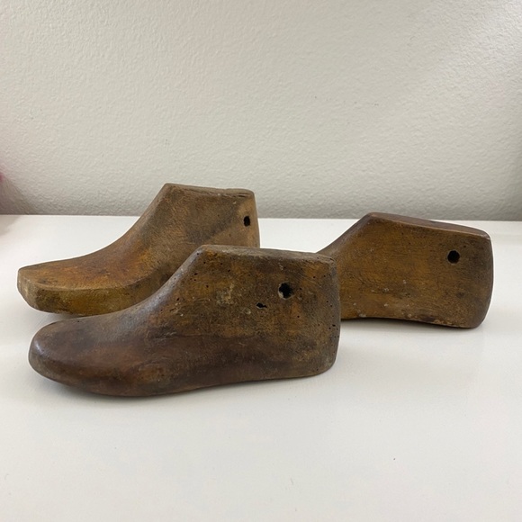 Set of 3 Vintage Antique Wooden Shoe Forms Rustic Shoe Mold Kids size Industrial - Picture 4 of 5